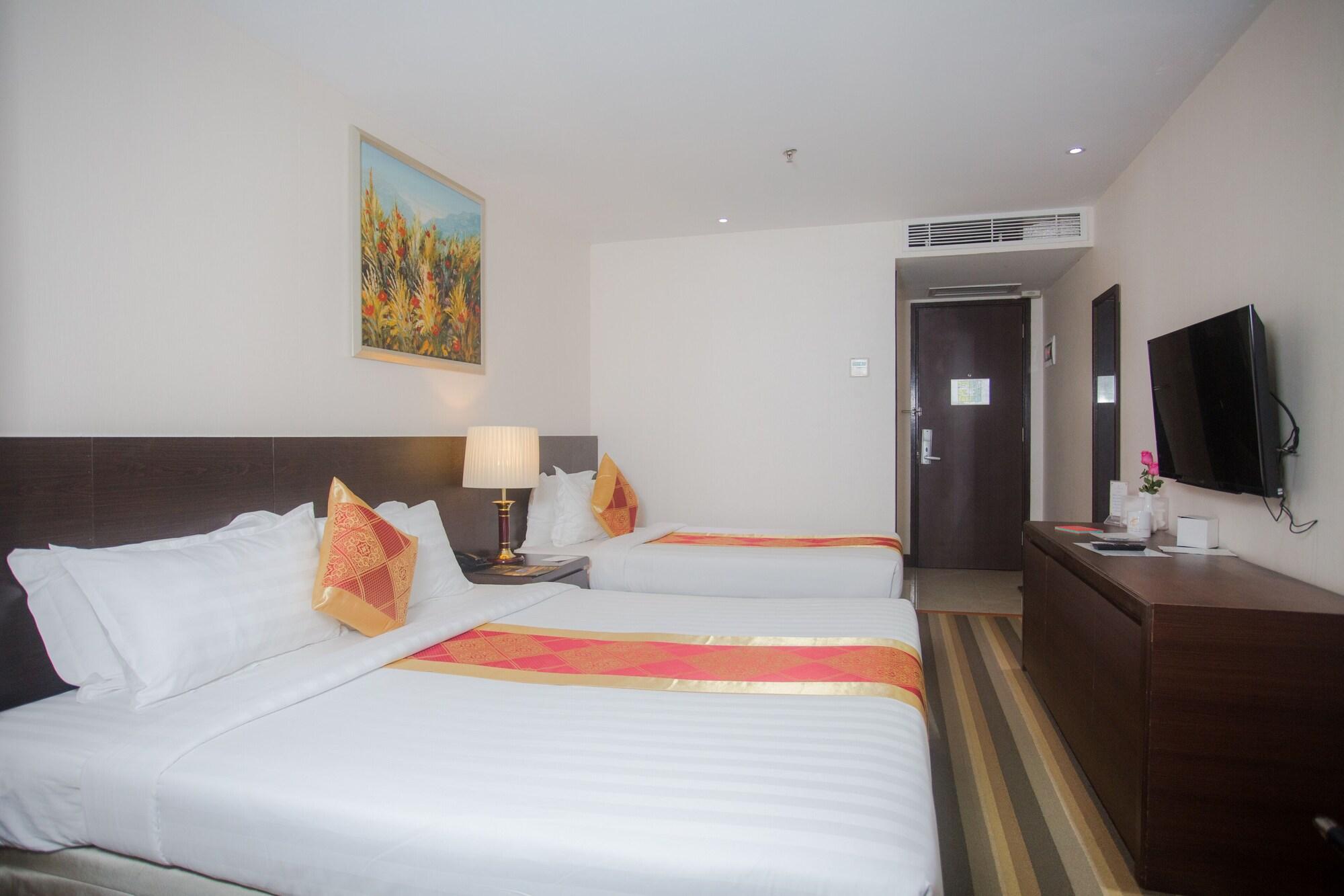 Esperado Lake View Hotel Yangon Exterior photo