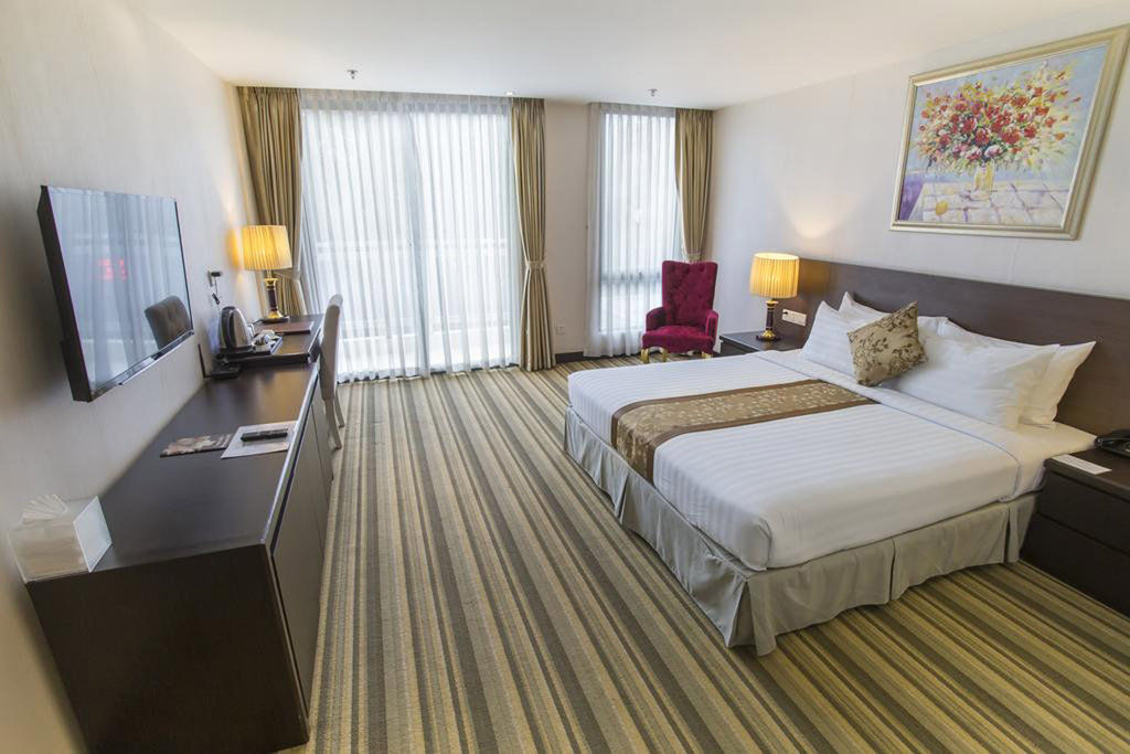 Esperado Lake View Hotel Yangon Exterior photo