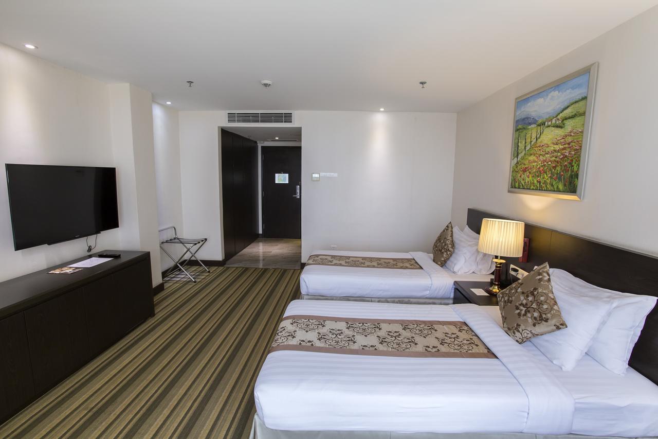 Esperado Lake View Hotel Yangon Exterior photo