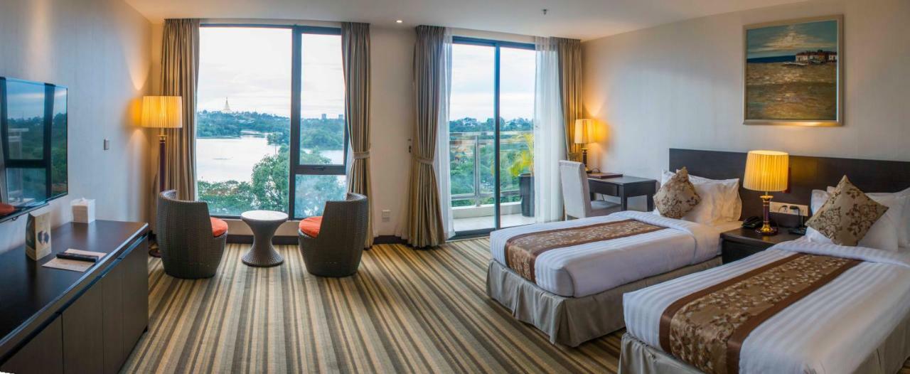 Esperado Lake View Hotel Yangon Exterior photo